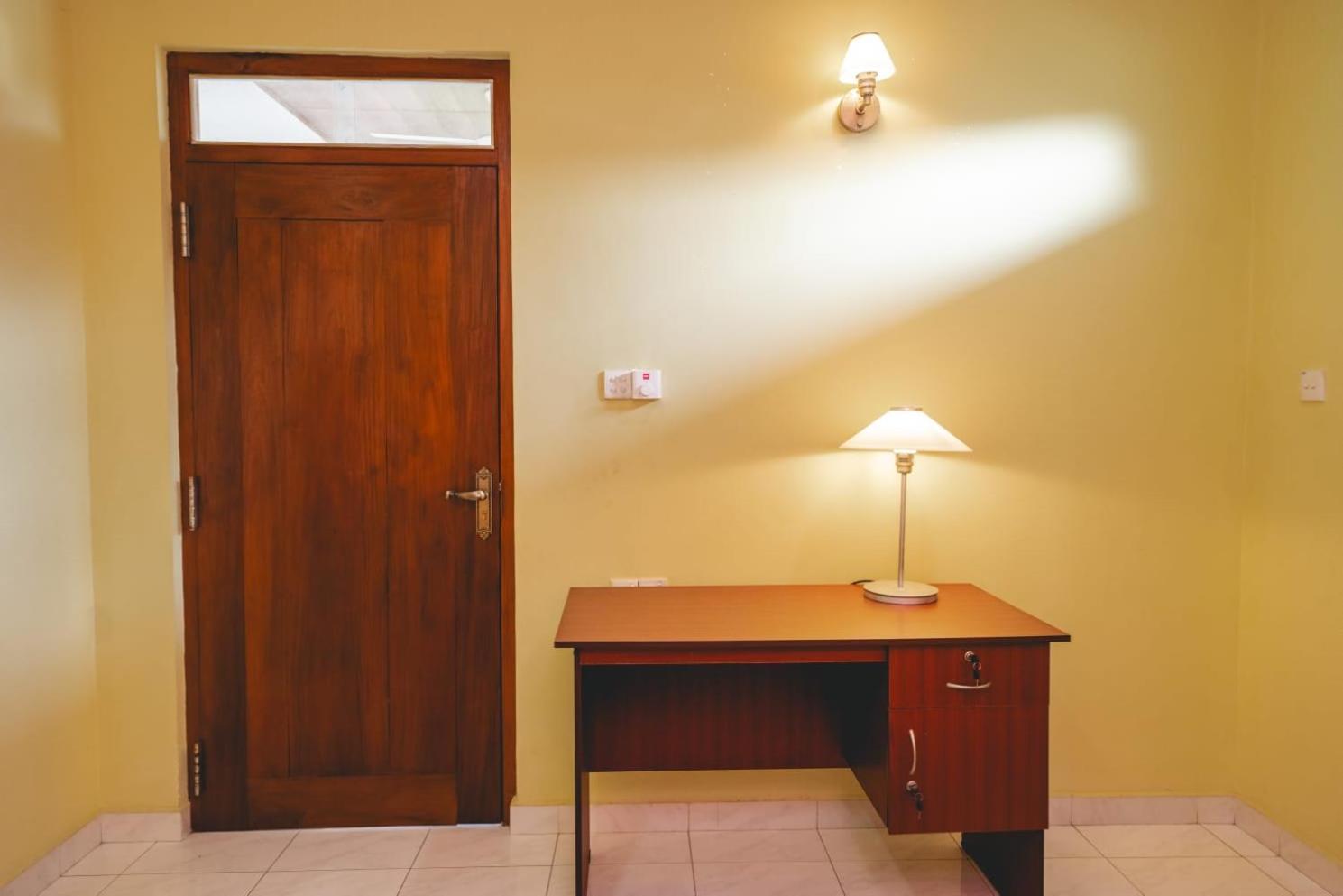 Suwani Pinnawala Homestay Extérieur photo