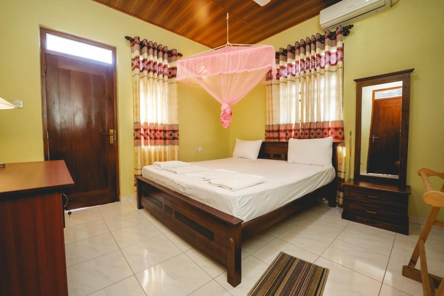 Suwani Pinnawala Homestay Extérieur photo