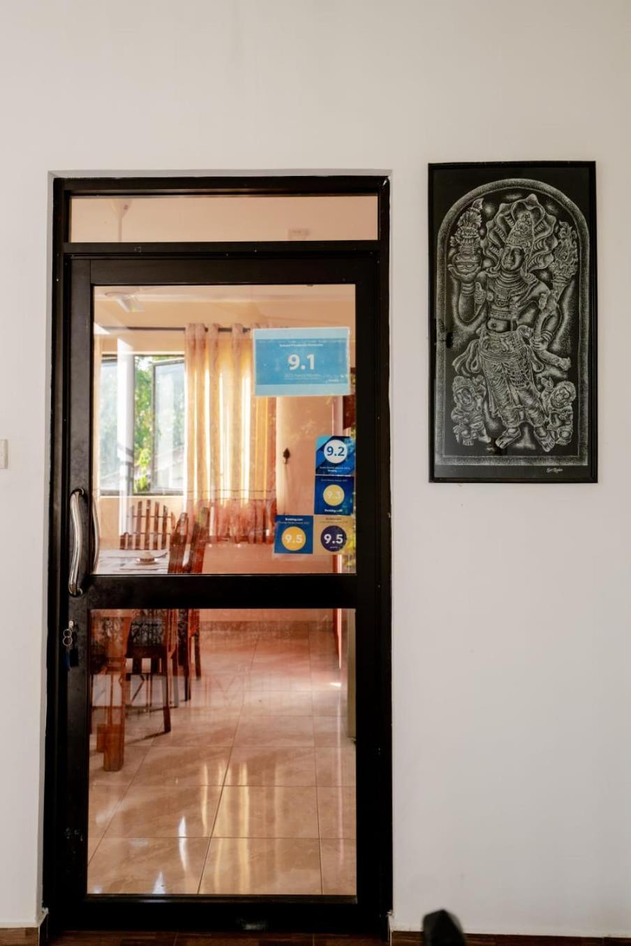 Suwani Pinnawala Homestay Extérieur photo