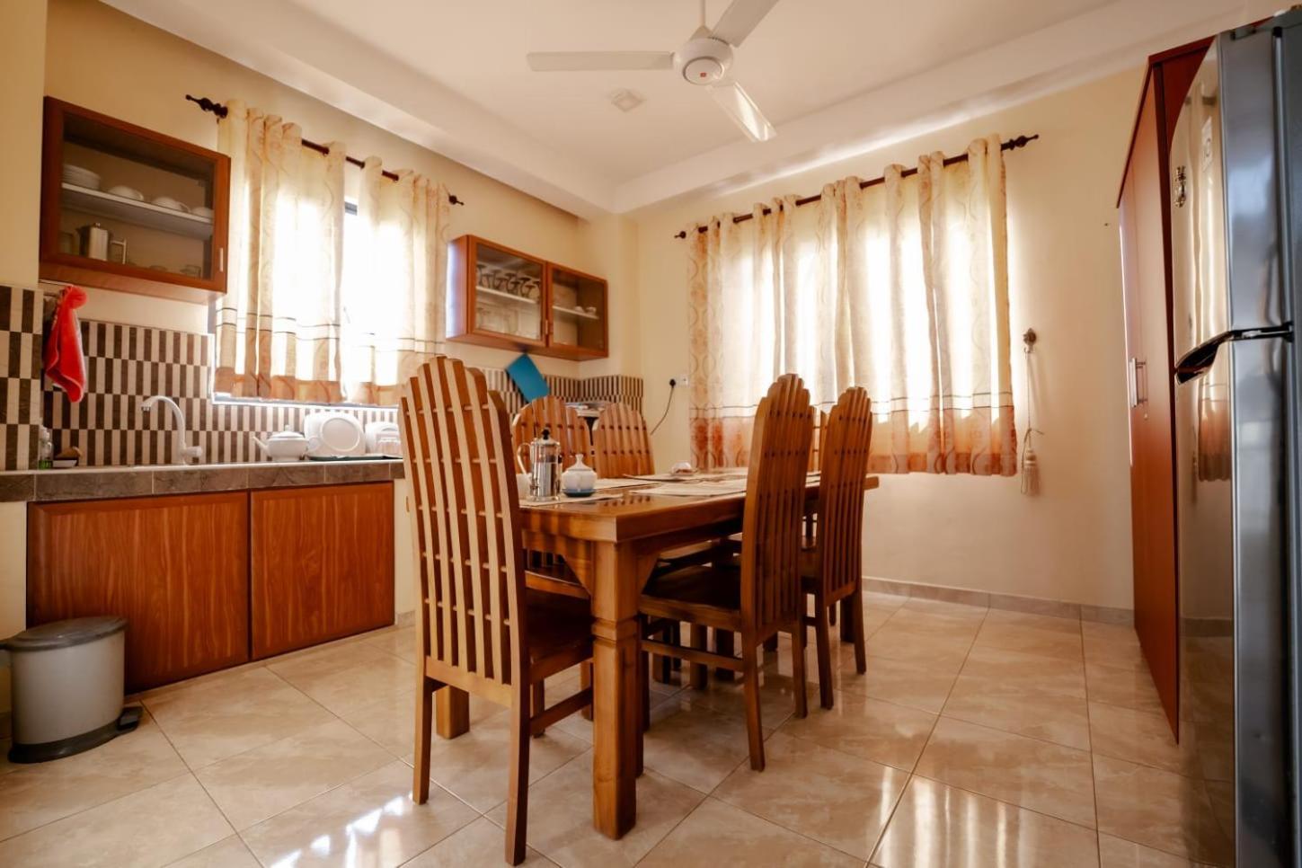 Suwani Pinnawala Homestay Extérieur photo