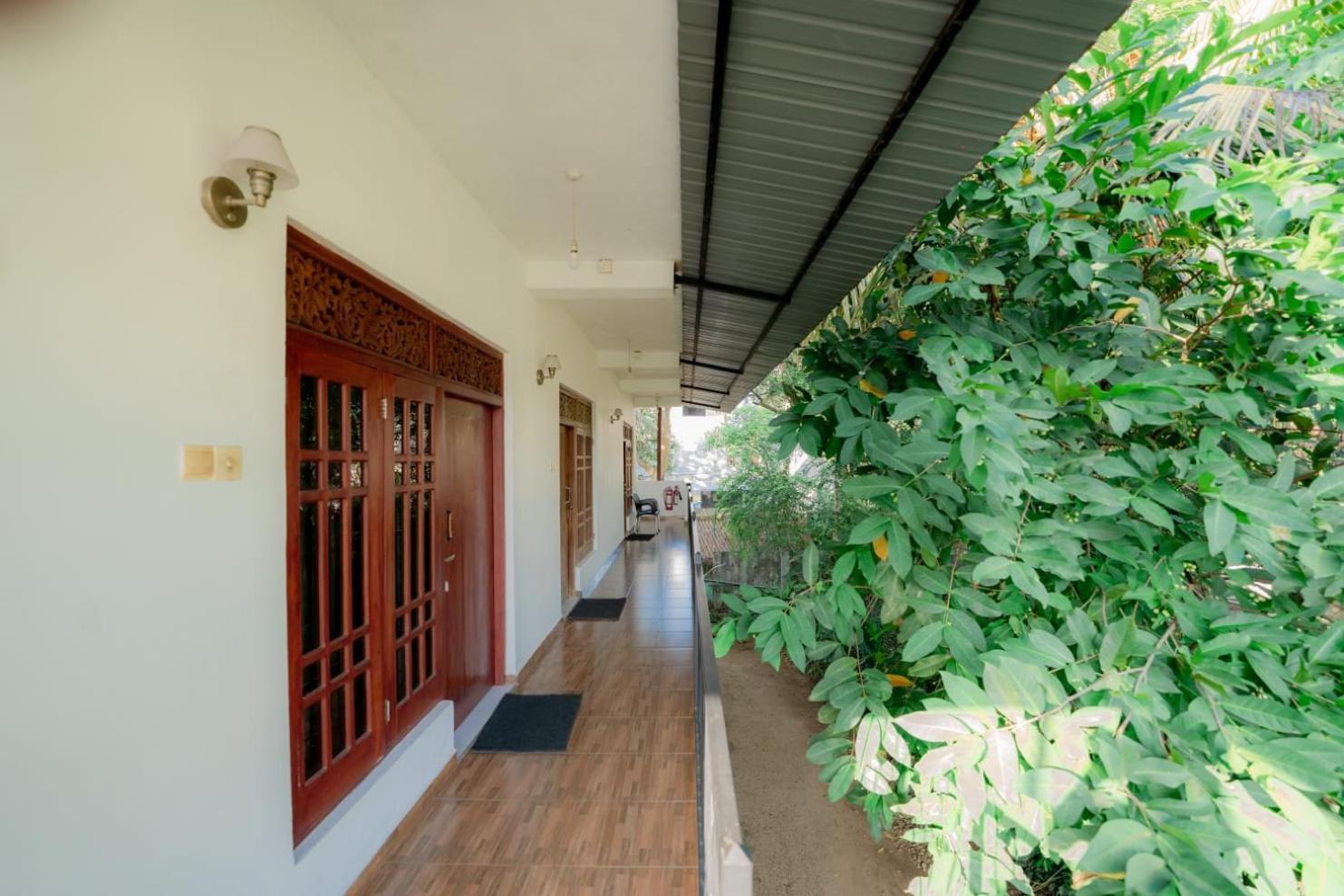 Suwani Pinnawala Homestay Extérieur photo