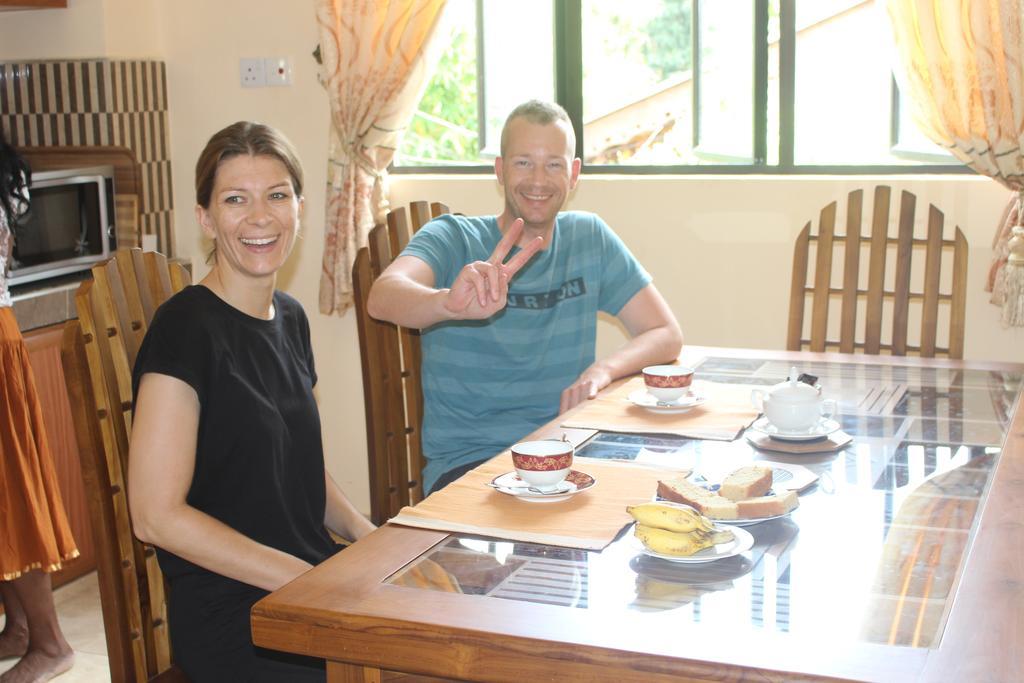 Suwani Pinnawala Homestay Extérieur photo